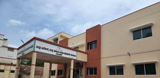 dhfws-vijayanagara-recruitment-2025-apply-offline-for-8-nursing-officer-junior-laboratory-technician-posts