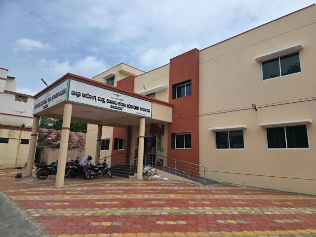 dhfws-vijayanagara-recruitment-2025-apply-offline-for-8-nursing-officer-junior-laboratory-technician-posts